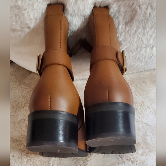 Chic Cole Haan  Leather Tan Ankle Boots with Buckle Detail. 8 1/2 B - Picture 5 of 12